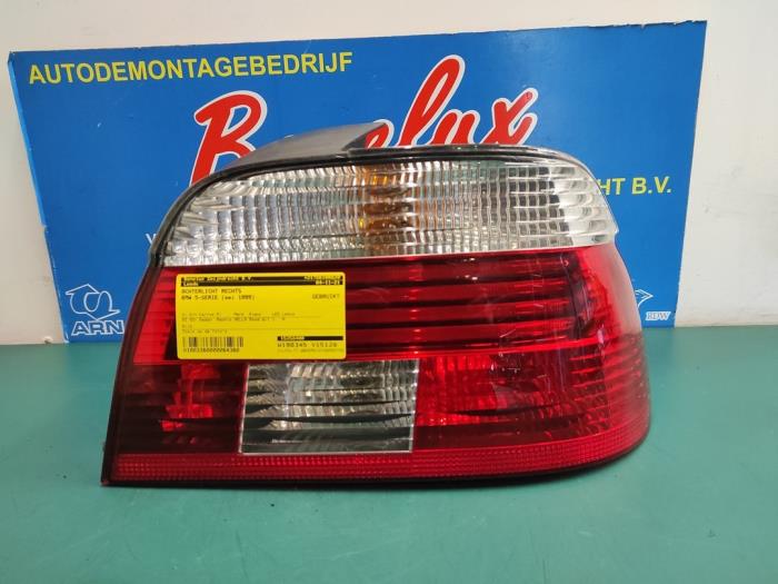 Achterlicht rechts van een BMW 5 serie (E39) 523i 24V 1999