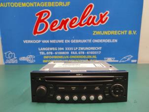 Gebruikte Radio CD Speler Peugeot 307 CC (3B) 2.0 16V Prijs op aanvraag aangeboden door Benelux Zwijndrecht B.V.