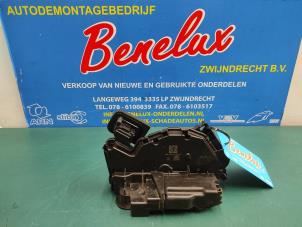 Gebruikte Portierslot Mechaniek 4Deurs rechts-voor Seat Ateca (5FPX) 1.5 TSI 16V Prijs op aanvraag aangeboden door Benelux Zwijndrecht B.V.