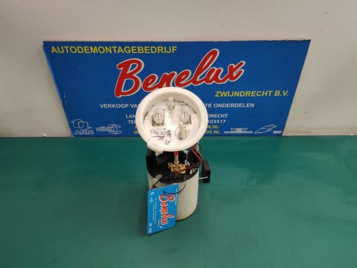 Gebruikte Tank element Pomp BMW 3 serie (E93) 335i 24V Prijs op aanvraag aangeboden door Benelux Zwijndrecht B.V.