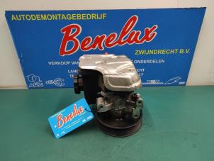 Gebruikte Stuurpomp Mercedes C (W203) 1.8 C-200K 16V Prijs op aanvraag aangeboden door Benelux Zwijndrecht B.V.