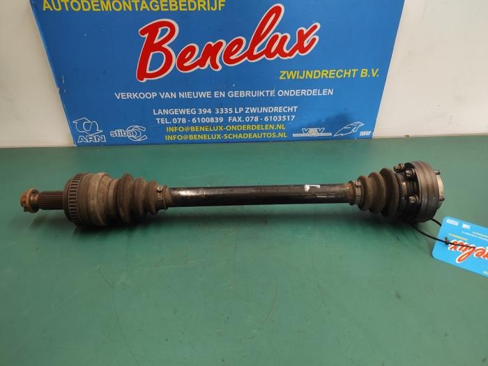 Gebruikte Aandrijfas links-achter BMW 3 serie (E90) 320i 16V Prijs op aanvraag aangeboden door Benelux Zwijndrecht B.V.