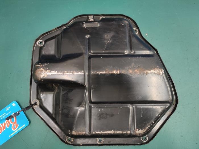 Carterpan van een Renault Scénic III (JZ) 2.0 16V CVT 2010