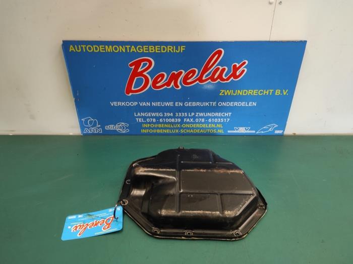 Carterpan van een Renault Scénic III (JZ) 2.0 16V CVT 2010