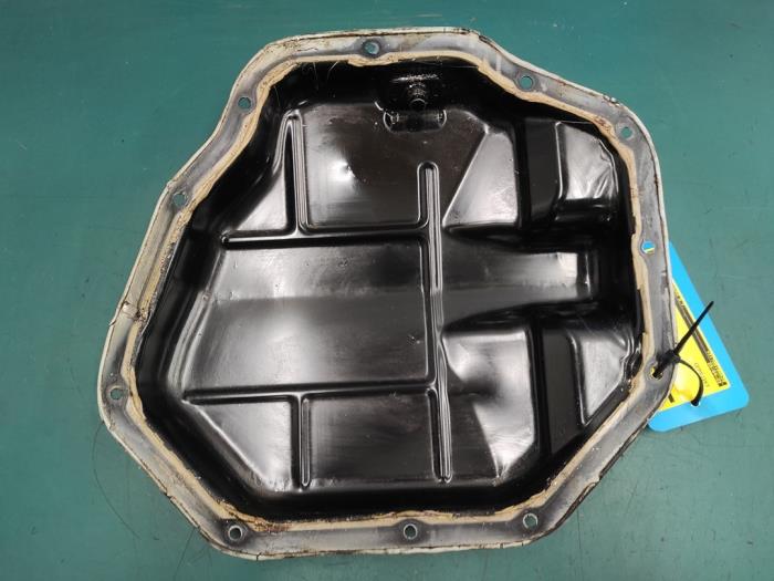 Carterpan van een Renault Scénic III (JZ) 2.0 16V CVT 2010