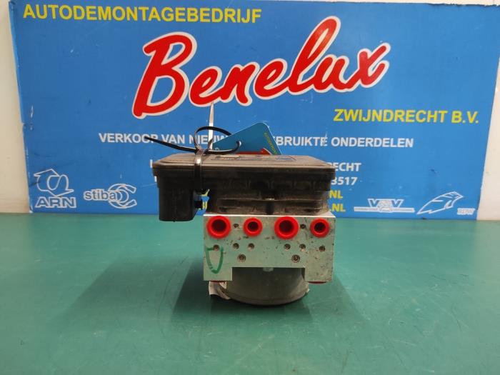 Gebruikte ABS Pomp Renault Megane IV Estate (RFBK) 1.3 TCE 115 16V Prijs op aanvraag aangeboden door Benelux Zwijndrecht B.V.