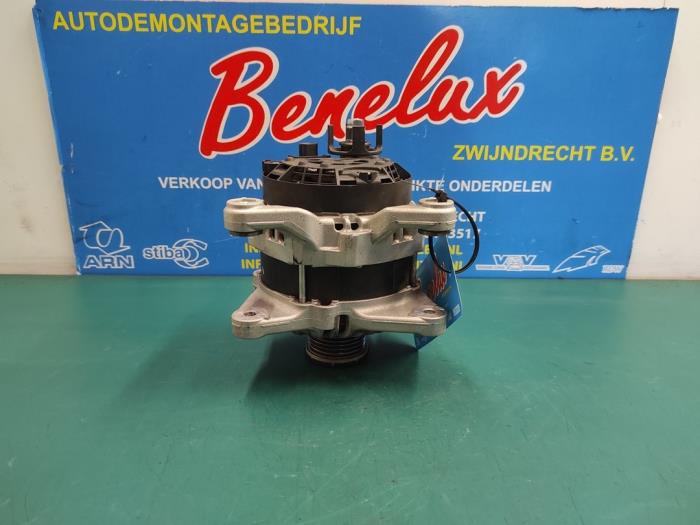 Gebruikte Dynamo Renault Megane IV Estate (RFBK) 1.3 TCE 115 16V Prijs op aanvraag aangeboden door Benelux Zwijndrecht B.V.