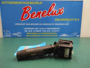 Gebruikte Knipperlicht Schakelaar Opel Astra J (PC6/PD6/PE6/PF6) 1.4 Turbo 16V Prijs op aanvraag aangeboden door Benelux Zwijndrecht B.V.