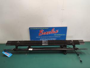 Gebruikte Cabriodak Afdekplaat Peugeot 207 CC (WB) 1.6 16V Prijs op aanvraag aangeboden door Benelux Zwijndrecht B.V.