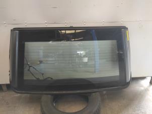 Gebruikte Achterruit Peugeot 207 CC (WB) 1.6 16V Prijs op aanvraag aangeboden door Benelux Zwijndrecht B.V.