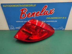 Gebruikte Achterlicht rechts Opel Meriva 1.3 CDTI 16V Prijs op aanvraag aangeboden door Benelux Zwijndrecht B.V.