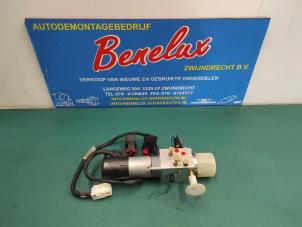 Gebruikte Cabriodak Motor Peugeot 206 (2A/C/H/J/S) 1.6 XS,XT Prijs op aanvraag aangeboden door Benelux Zwijndrecht B.V.