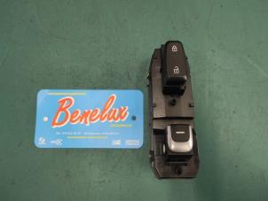 Gebruikte Elektrisch Raam Schakelaar Kia Sportage (QL) 1.6 GDI 132 16V 4x2 Prijs op aanvraag aangeboden door Benelux Zwijndrecht B.V.