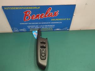 Gebruikte Ruit schakelaar elektrisch Kia Sportage (QL) 1.6 GDI 132 16V 4x2 Prijs op aanvraag aangeboden door Benelux Zwijndrecht B.V.
