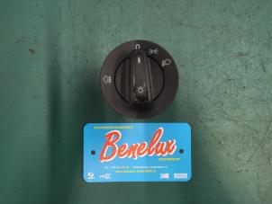 Gebruikte Schakelaar Licht Skoda Octavia Combi (1Z5) 1.2 TSI Prijs op aanvraag aangeboden door Benelux Zwijndrecht B.V.