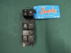 Gebruikte Raam schakelaar elektrisch Hyundai i10 (B5) 1.0 12V Prijs op aanvraag aangeboden door Benelux Zwijndrecht B.V.