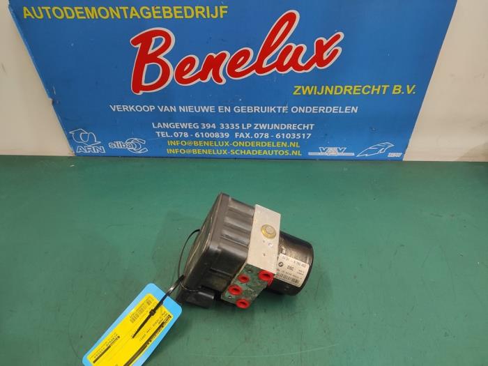 ABS Pomp BMW 3 serie Touring (E46/3), 1999 / 2006 330d 24V, Combi/o, Diesel, 2.993cc, 150kW (204pk), RWD, M57ND30; 306D2, 2003-02 / 2005-09, EX91; EX92 (Gebruikt)