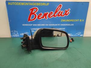 Gebruikte Spiegel Buiten rechts Peugeot 307 CC (3B) 2.0 16V Prijs op aanvraag aangeboden door Benelux Zwijndrecht B.V.