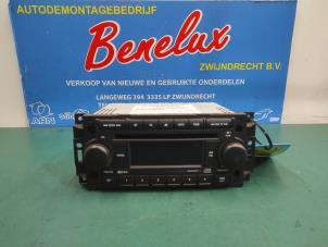 Gebruikte Radio CD Speler Chrysler PT Cruiser 2.4 16V Prijs op aanvraag aangeboden door Benelux Zwijndrecht B.V.