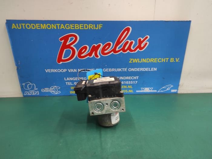 Gebruikte ABS Pomp Alfa Romeo 159 Sportwagon (939BX) 2.4 JTDm 20V Prijs op aanvraag aangeboden door Benelux Zwijndrecht B.V.