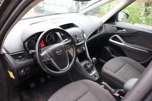 Gebruikte Dashboard Opel Zafira Tourer (P12) 1.4 Turbo 16V Ecotec Prijs op aanvraag aangeboden door Benelux Zwijndrecht B.V.