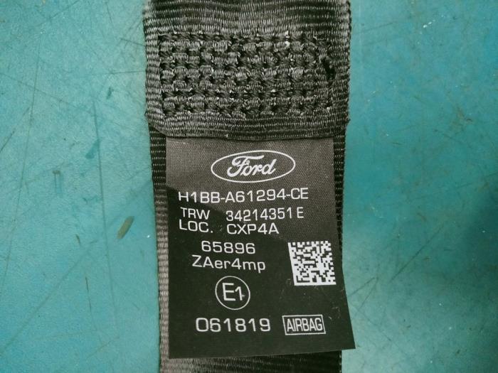 Veiligheidsgordel rechts-voor van een Ford Fiesta 7 1.0 EcoBoost 12V 100 2018