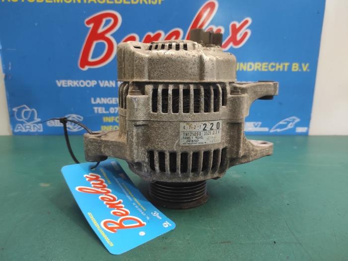 Dynamo van een Chrysler Voyager/Grand Voyager 2.4i 16V 1999