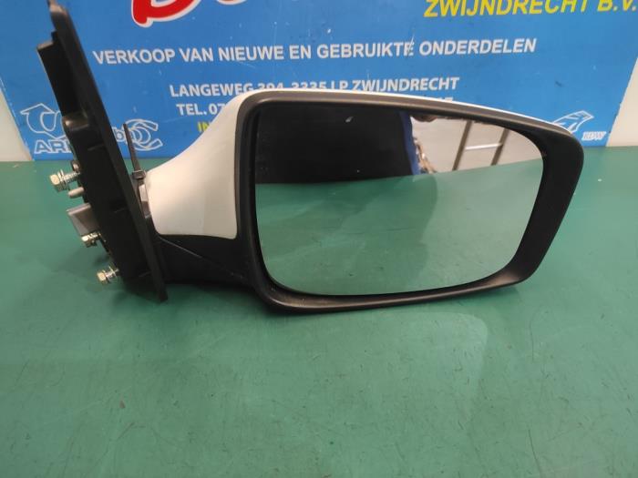 Buitenspiegel rechts van een Hyundai iX20 (JC) 1.4i 16V 2016