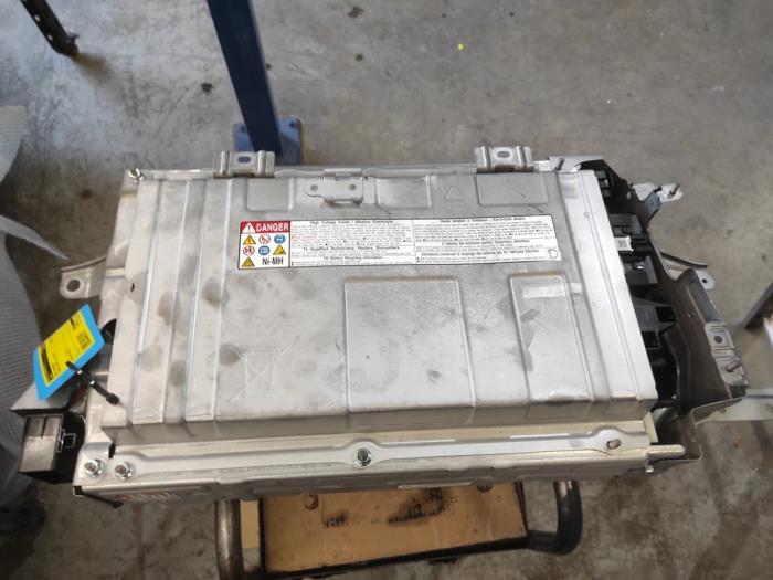 Memilih dan Merawat Accu Toyota Yaris 2014: Panduan Lengkap