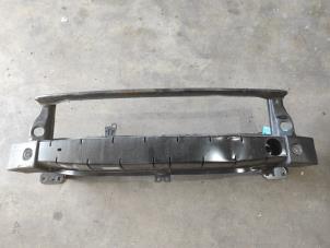 Gebruikte Bumperbalk voor Volkswagen Jetta IV (162/16A) 1.2 TSI Prijs op aanvraag aangeboden door Benelux Zwijndrecht B.V.