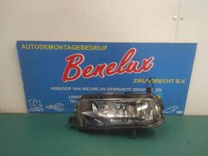 Gebruikte Mistlamp links-voor Volkswagen Transporter T6 2.0 TDI 150 Prijs op aanvraag aangeboden door Benelux Zwijndrecht B.V.