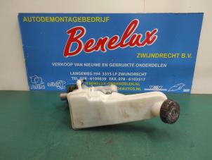 Gebruikte Hoofdremcilinder Mercedes A (W176) 1.6 A-180 16V Prijs op aanvraag aangeboden door Benelux Zwijndrecht B.V.