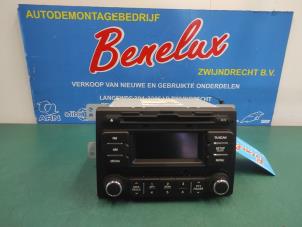 Gebruikte Radio CD Speler Kia Rio III (UB) 1.2 CVVT 16V Prijs op aanvraag aangeboden door Benelux Zwijndrecht B.V.