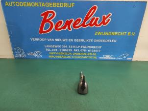 Gebruikte Deurslot Cilinder links Renault Clio IV Estate/Grandtour (7R) 0.9 Energy TCE 12V Prijs op aanvraag aangeboden door Benelux Zwijndrecht B.V.