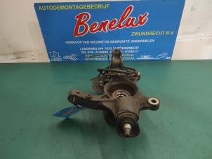 Gebruikte Asschenkel links-voor Opel Vivaro 2.0 Diesel 145 Prijs op aanvraag aangeboden door Benelux Zwijndrecht B.V.