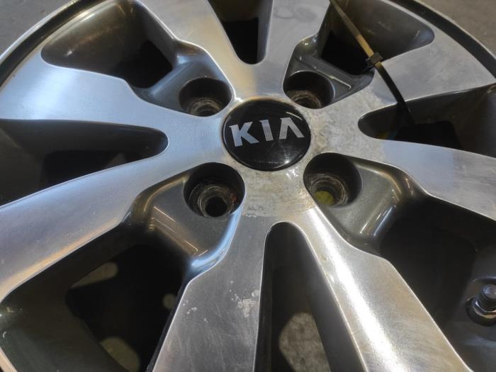 Velg van een Kia Picanto (TA) 1.0 12V 2015