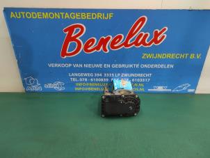 Gebruikte Gasklephuis Nissan Qashqai (J11) 1.2 DIG-T 16V Prijs op aanvraag aangeboden door Benelux Zwijndrecht B.V.