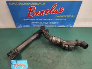 Gebruikte Intercooler Buis Opel Vivaro 2.0 Diesel 145 Prijs op aanvraag aangeboden door Benelux Zwijndrecht B.V.