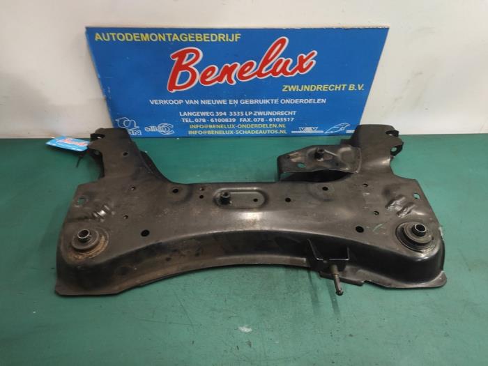 Gebruikte Subframe Nissan NV 200 (M20M) 1.5 dCi 90 Prijs op aanvraag aangeboden door Benelux Zwijndrecht B.V.