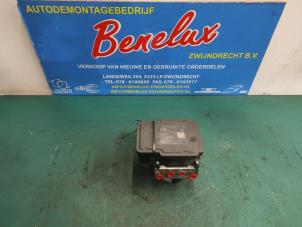 Gebruikte ABS Pomp Renault Grand Scénic III (JZ) 1.2 16V TCe 115 Prijs op aanvraag aangeboden door Benelux Zwijndrecht B.V.