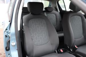 Gebruikte Interieur Bekledingsset Hyundai i20 1.4i 16V Prijs op aanvraag aangeboden door Benelux Zwijndrecht B.V.