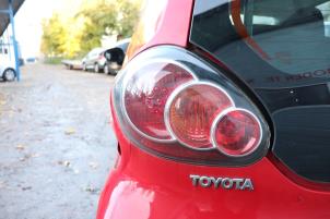 Gebruikte Achterlicht links Toyota Aygo (B10) 1.0 12V VVT-i Prijs op aanvraag aangeboden door Benelux Zwijndrecht B.V.