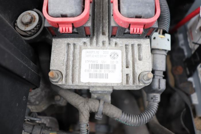 Versnellingsbak van een Fiat Grande Punto (199) 1.4 2006