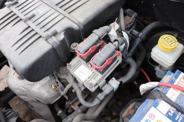 Versnellingsbak van een Fiat Grande Punto (199) 1.4 2006