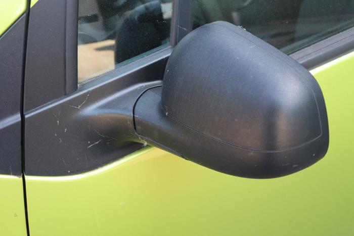 Buitenspiegel links van een Chevrolet Spark (M300) 1.0 16V 2011