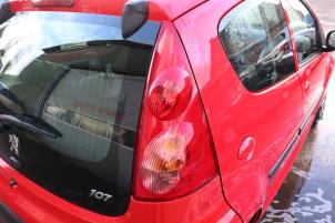 Gebruikte Achterlicht rechts Peugeot 107 1.0 12V Prijs op aanvraag aangeboden door Benelux Zwijndrecht B.V.