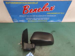 Gebruikte Spiegel Buiten links Nissan Navara (D40) 2.5 dCi 16V 4x4 Prijs op aanvraag aangeboden door Benelux Zwijndrecht B.V.