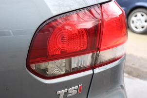 Gebruikte Achterlicht rechts Volkswagen Golf VI (5K1) 1.4 TSI 122 16V Prijs op aanvraag aangeboden door Benelux Zwijndrecht B.V.