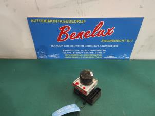 Gebruikte ABS Pomp Peugeot 206+ (2L/M) 1.4 XS Prijs € 160,00 Margeregeling aangeboden door Benelux Zwijndrecht B.V.