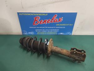 Gebruikte Mac Phersonpoot rechts-voor Toyota Yaris III (P13) 1.5 16V Hybrid Prijs op aanvraag aangeboden door Benelux Zwijndrecht B.V.